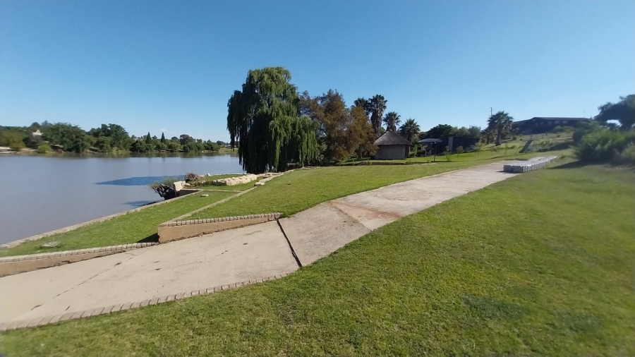 6 Bedroom Property for Sale in Deneysville Free State